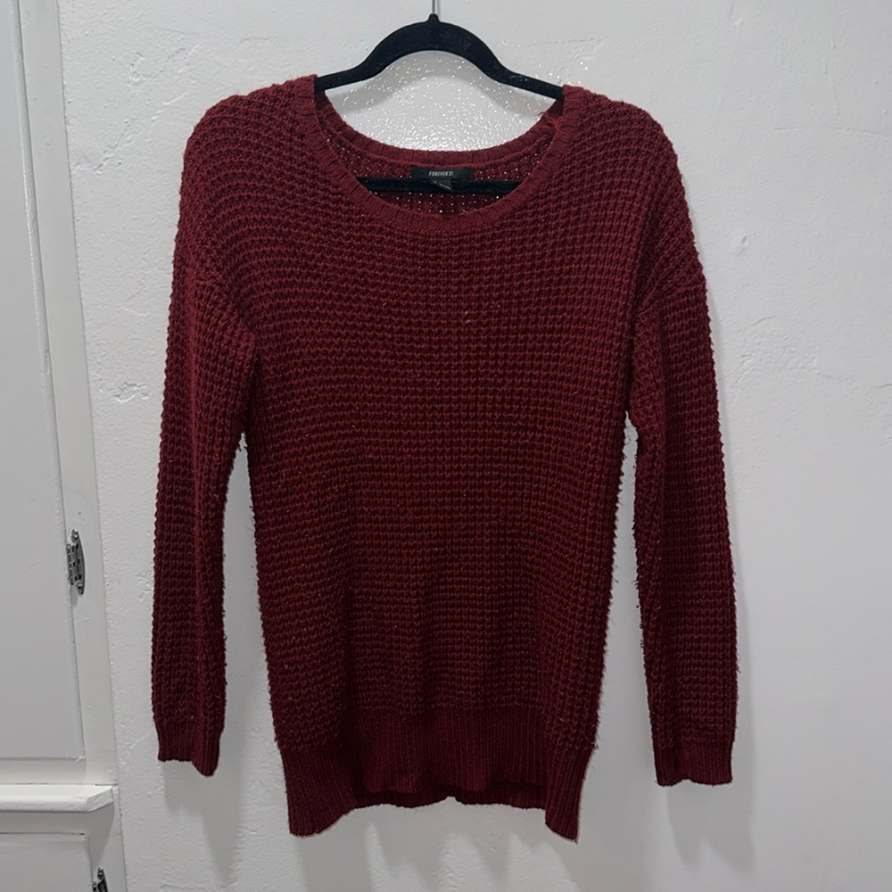 Maroon red knitted sweater